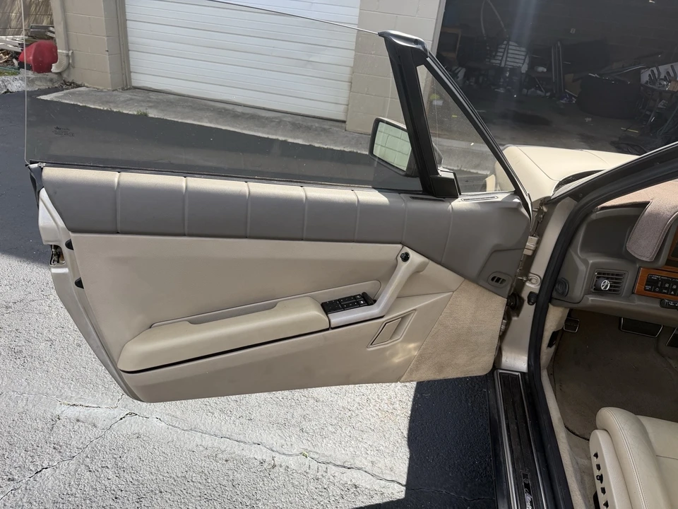 1992 Cadillac Allante - Image 5 of 18