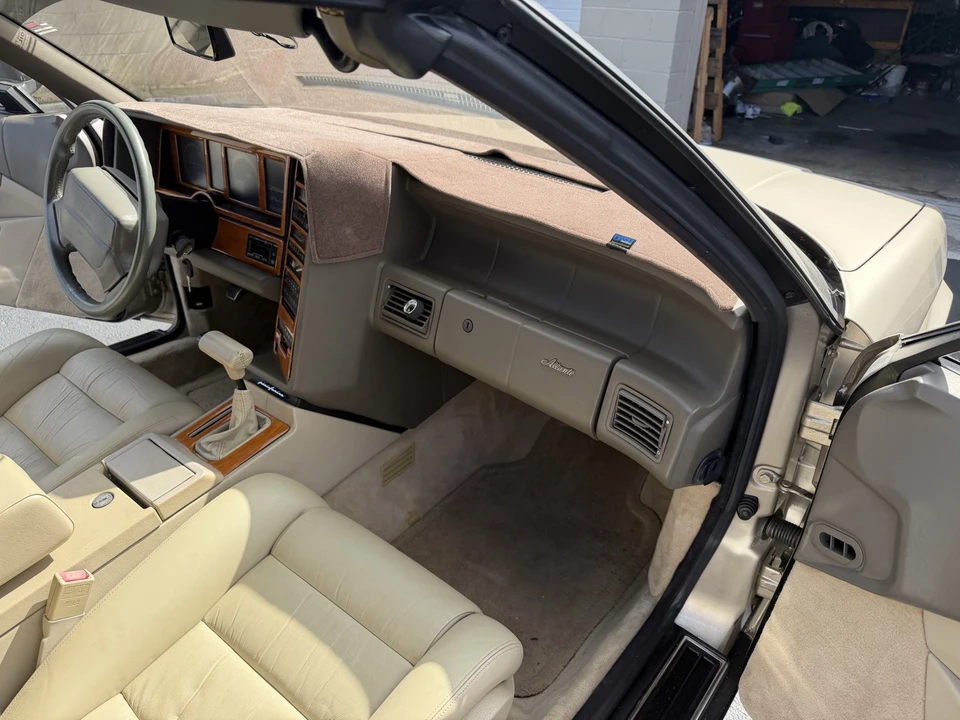 1992 Cadillac Allante - Image 9 of 18