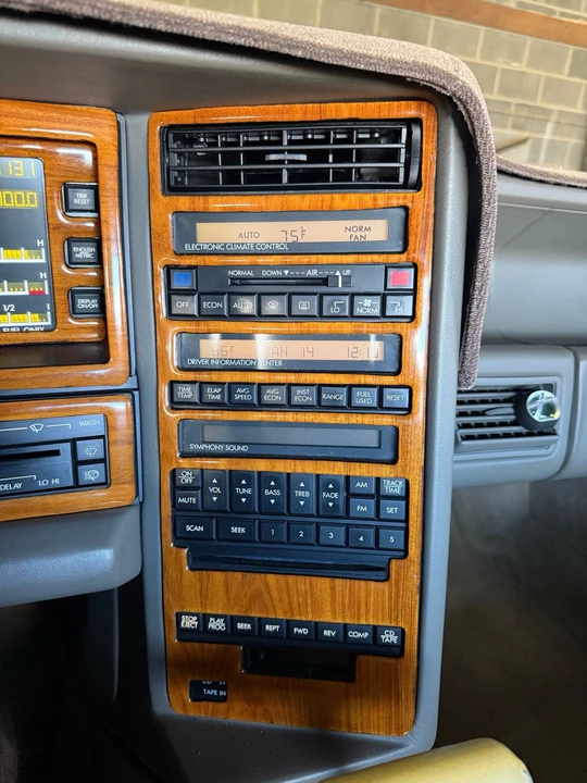 1992 Cadillac Allante - Image 12 of 18