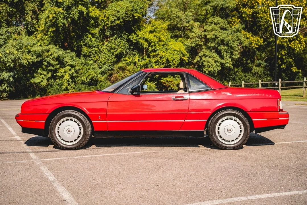 1992 Cadillac Allante - Image 9 of 21