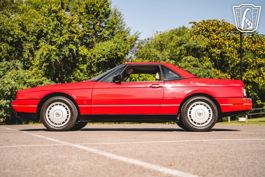 1992 Cadillac Allante - Image 10 of 21