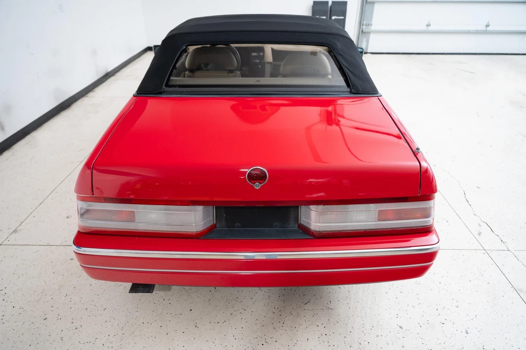 1992 Cadillac Allante - Image 15 of 31