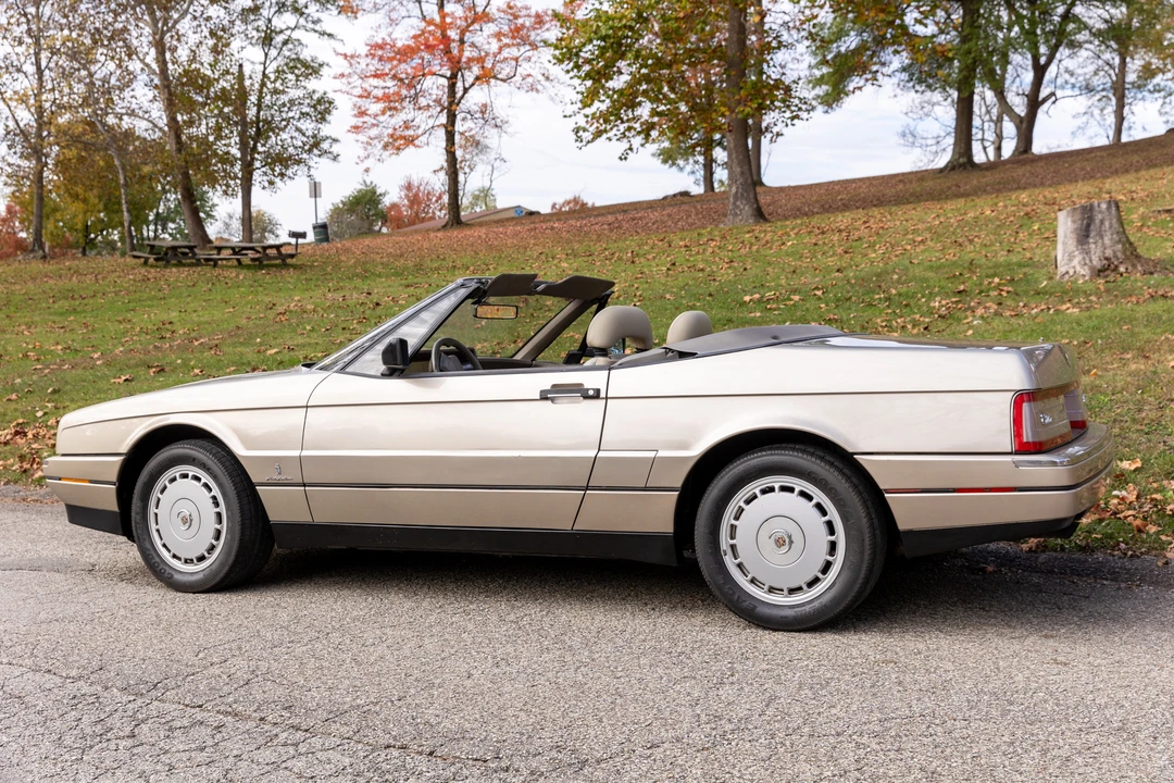 1992 Cadillac Allante - Image 10 of 31