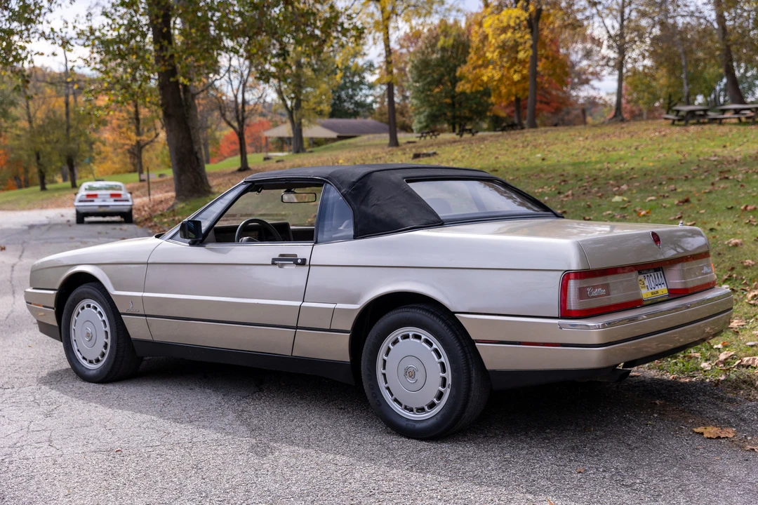 1992 Cadillac Allante - Image 28 of 31