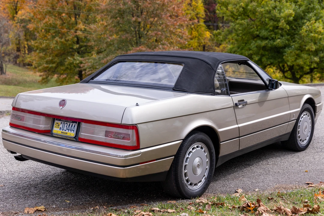 1992 Cadillac Allante - Image 23 of 31