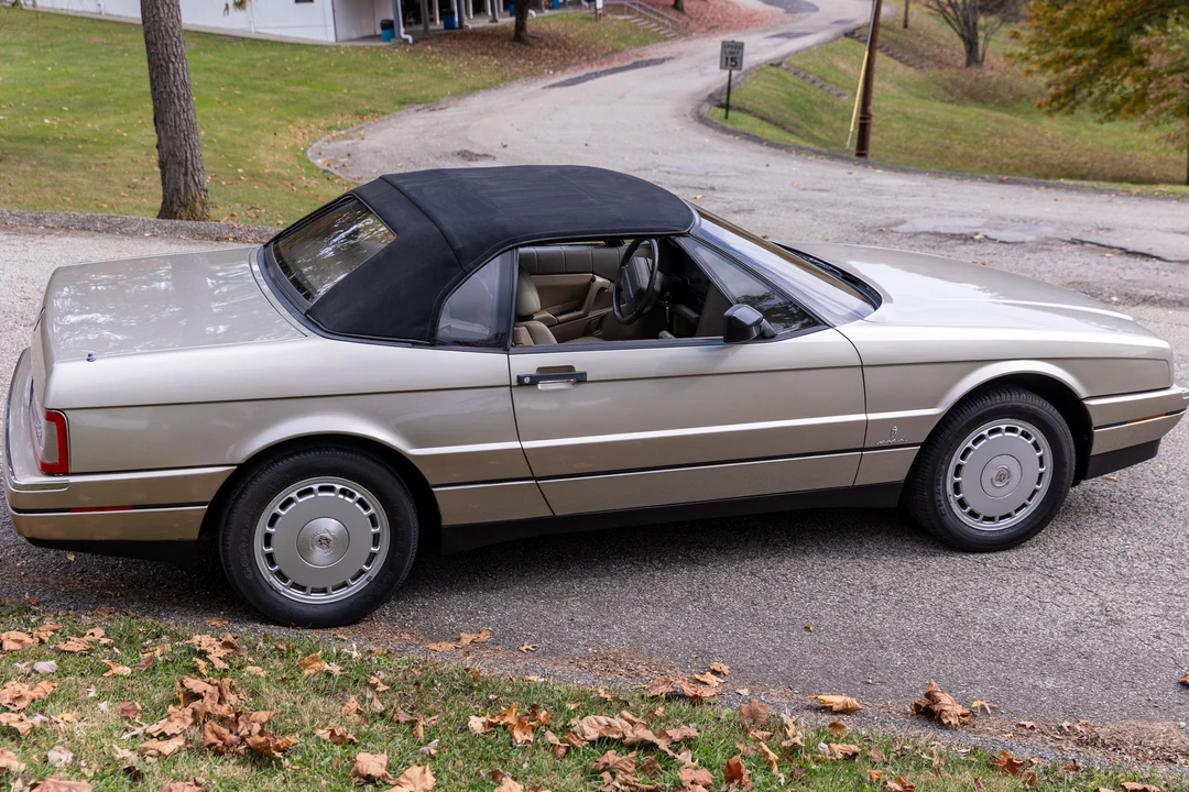 1992 Cadillac Allante - Image 22 of 31