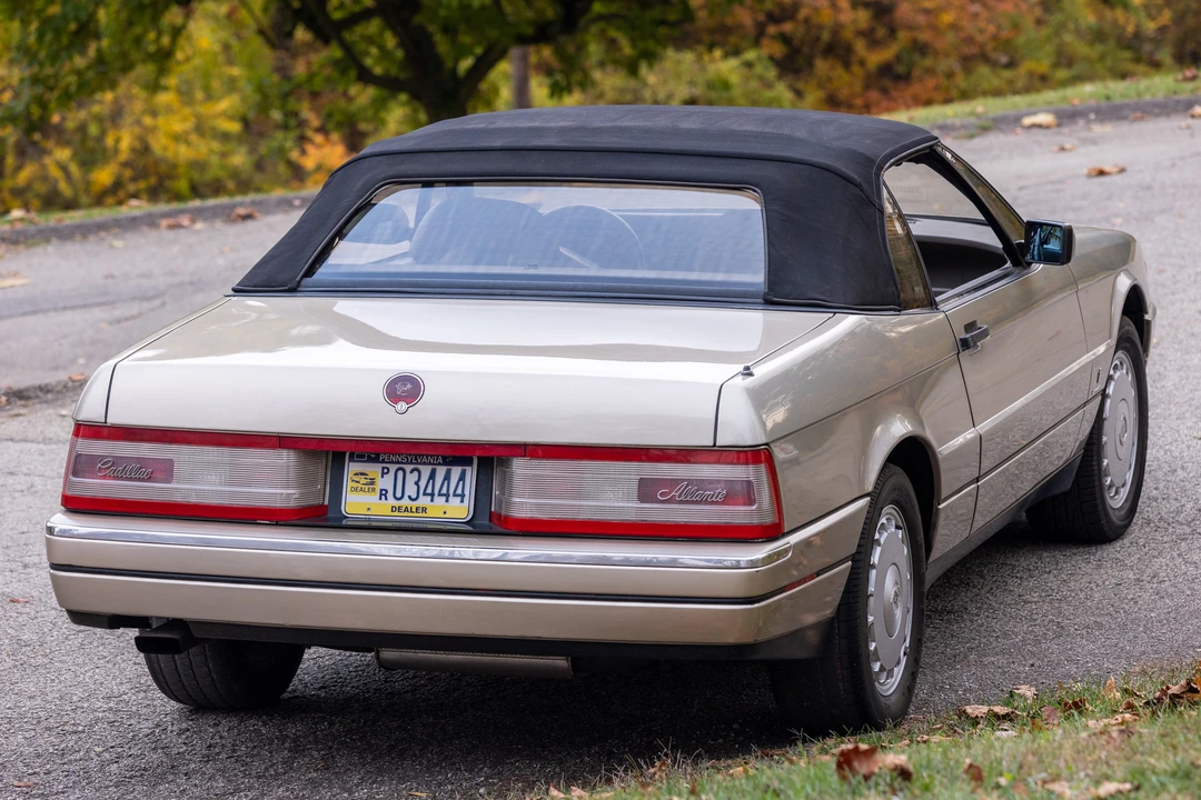 1992 Cadillac Allante - Image 24 of 31