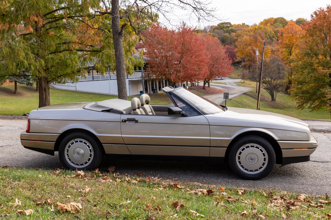 1992 Cadillac Allante - Image 5 of 31
