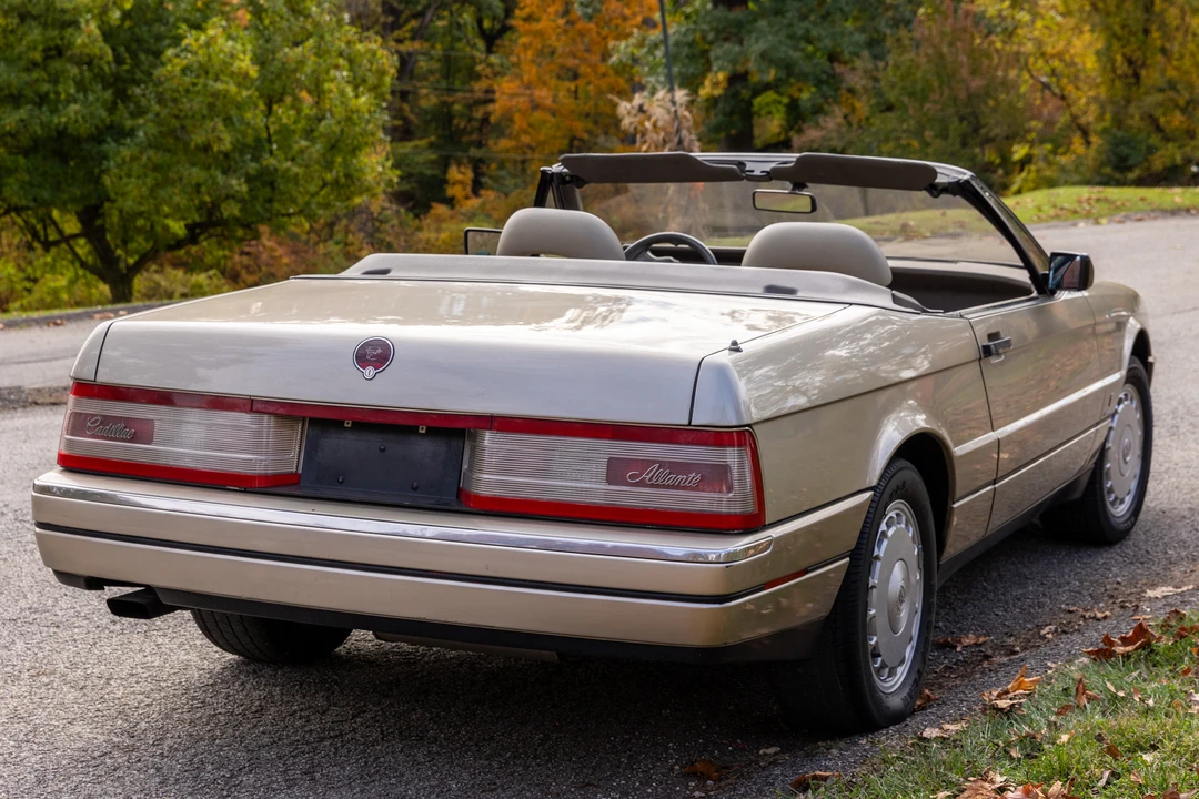 1992 Cadillac Allante - Image 7 of 31