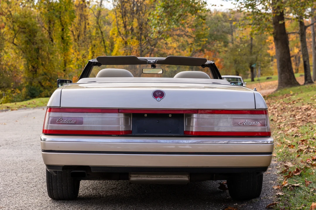 1992 Cadillac Allante - Image 8 of 31