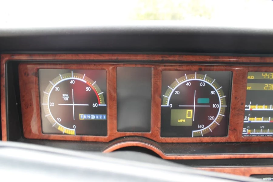 1992 Cadillac Allante - Image 11 of 12