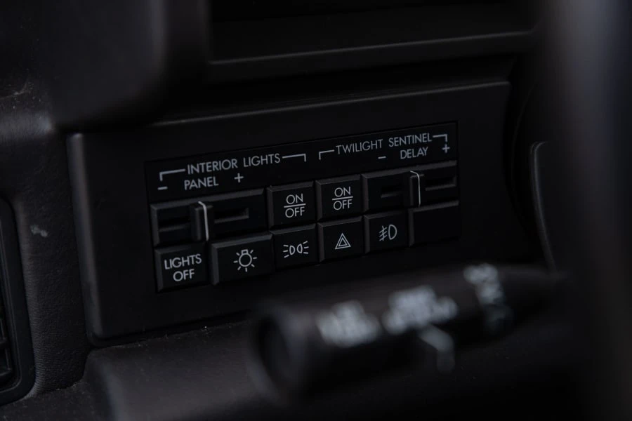 1992 Cadillac Allante - Image 24 of 31