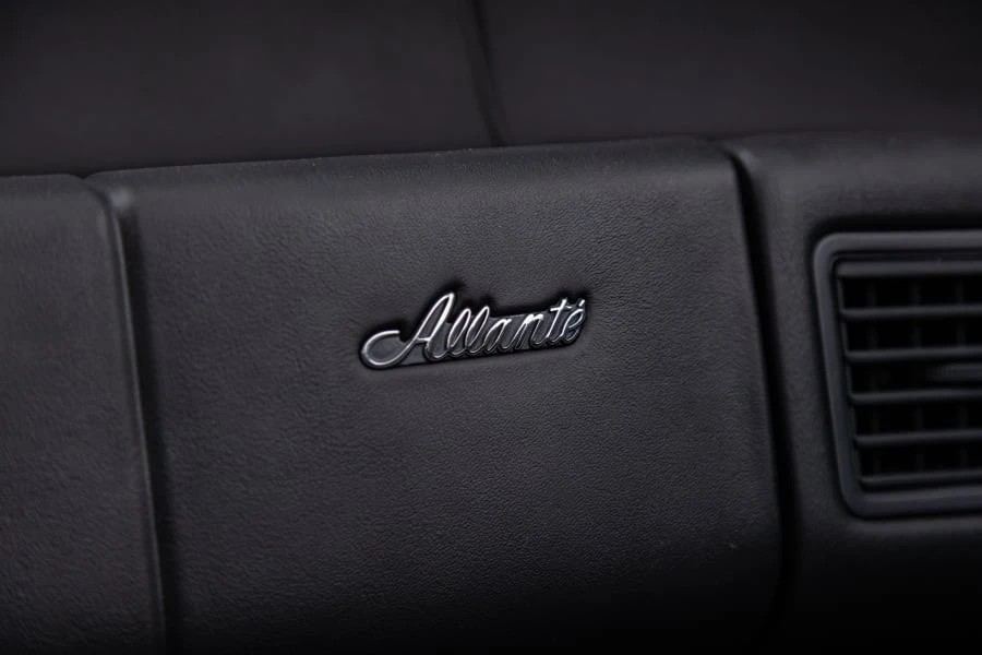 1992 Cadillac Allante - Image 28 of 31