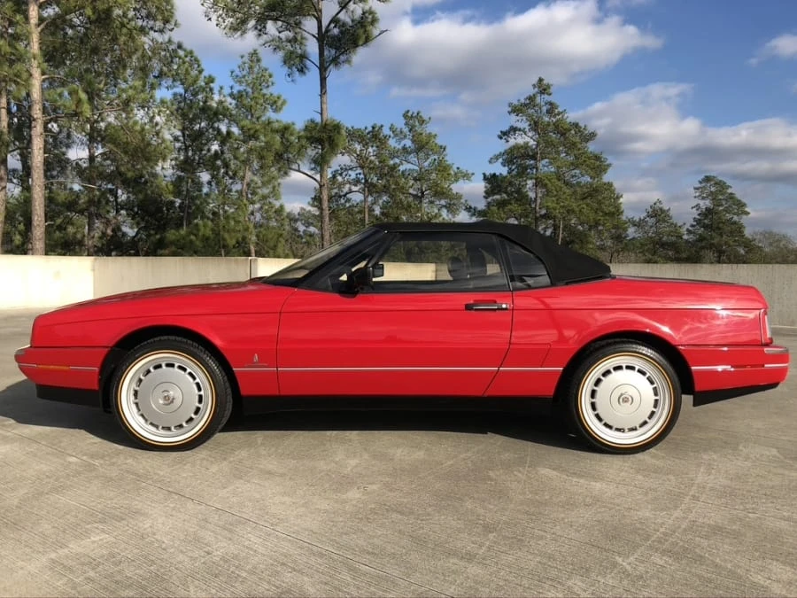 1992 Cadillac Allante - Image 16 of 17