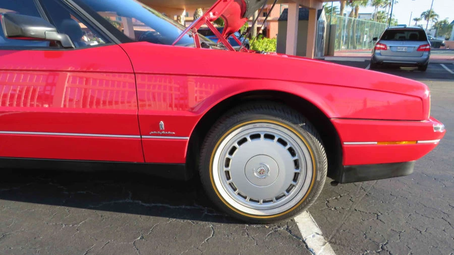 1992 Cadillac Allante - Image 13 of 24