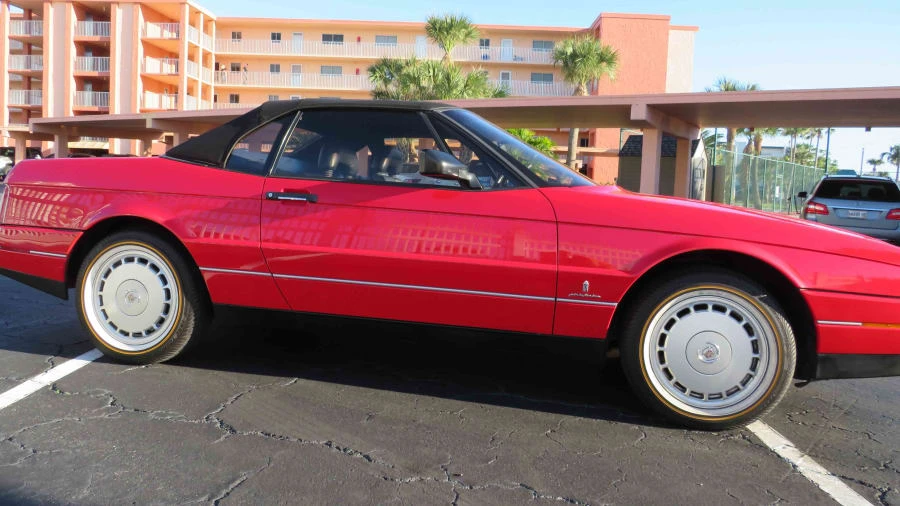 1992 Cadillac Allante - Image 23 of 24
