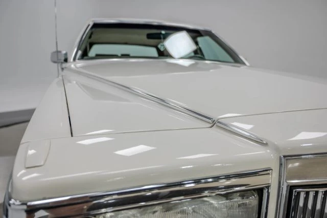 1992 Cadillac Brougham - Image 20 of 21