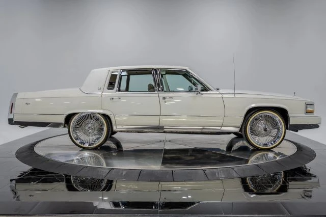 1992 Cadillac Brougham - Image 10 of 21
