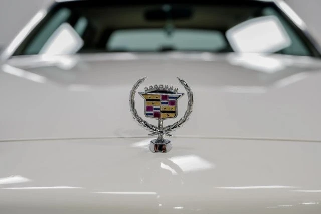 1992 Cadillac Brougham - Image 17 of 21