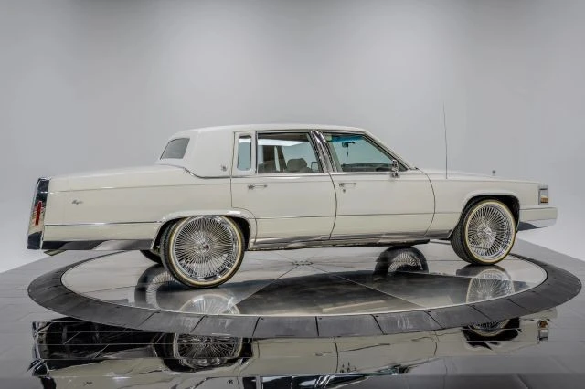 1992 Cadillac Brougham - Image 9 of 21