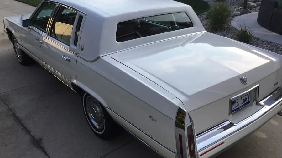 1992 Cadillac Brougham - Image 2 of 8