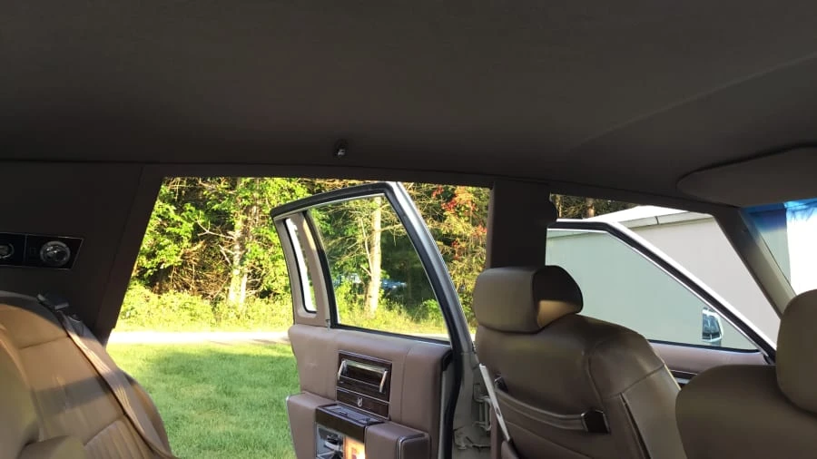 1992 Cadillac Brougham - Image 3 of 8