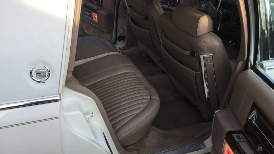 1992 Cadillac Brougham - Image 4 of 8