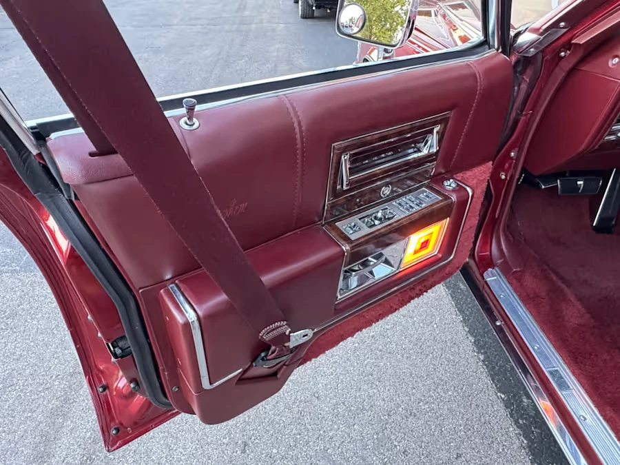 1992 Cadillac Brougham - Image 8 of 16
