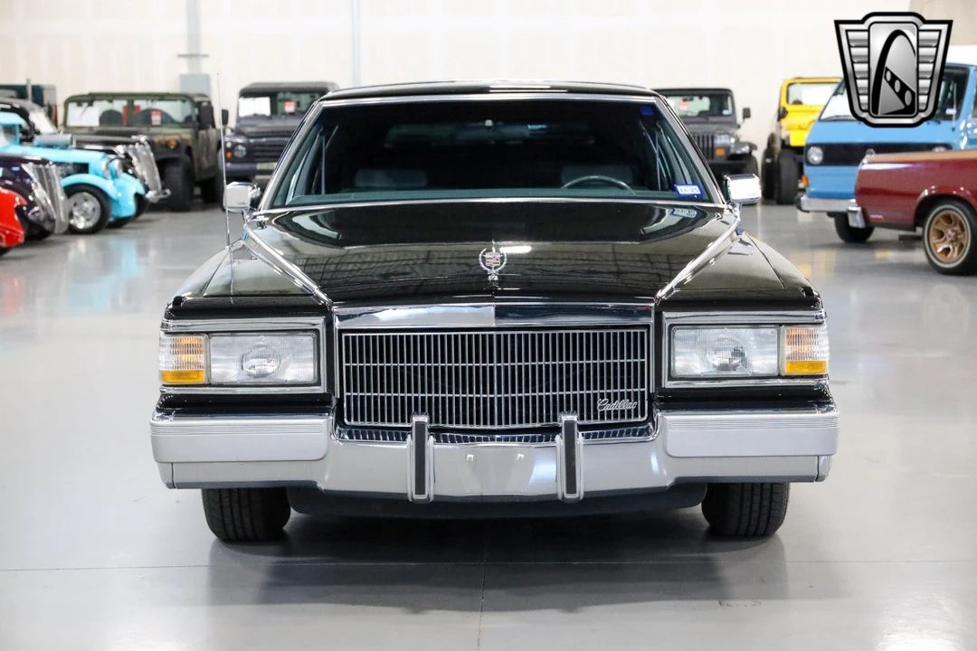 1992 Cadillac Brougham - Image 3 of 12