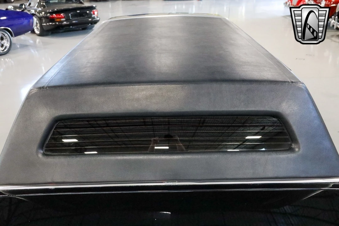 1992 Cadillac Brougham - Image 8 of 12