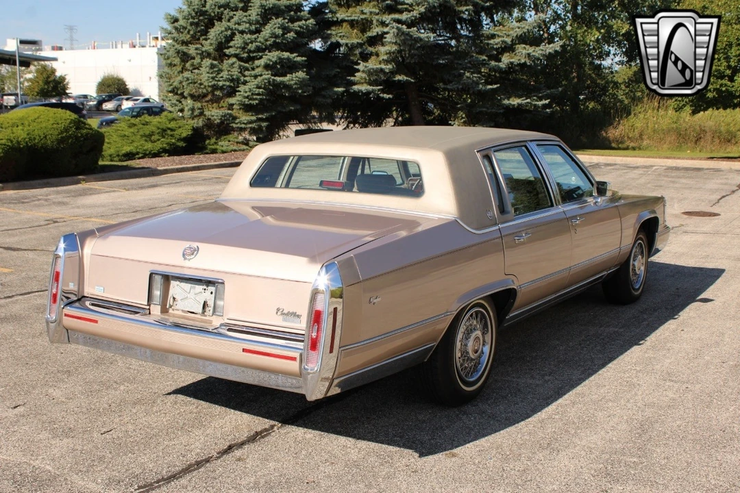 1992 Cadillac Brougham - Image 9 of 12