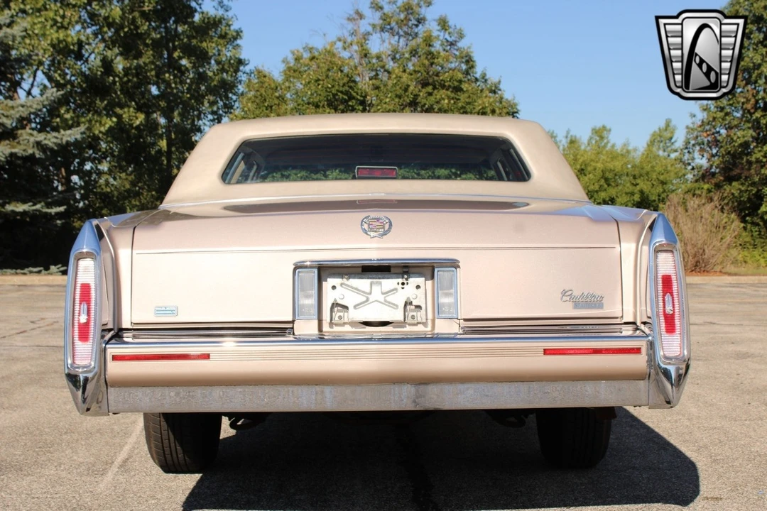 1992 Cadillac Brougham - Image 8 of 12