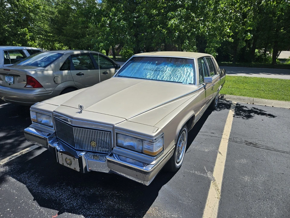 1992 Cadillac Brougham - Image 2 of 24