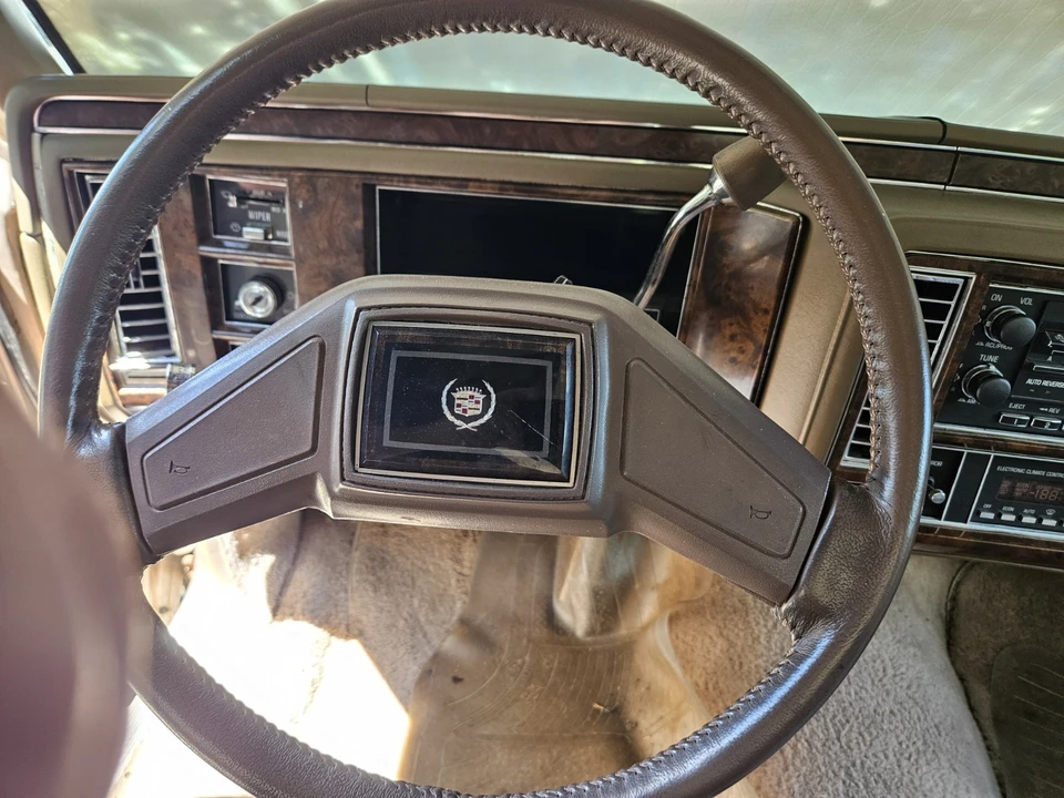 1992 Cadillac Brougham - Image 12 of 24