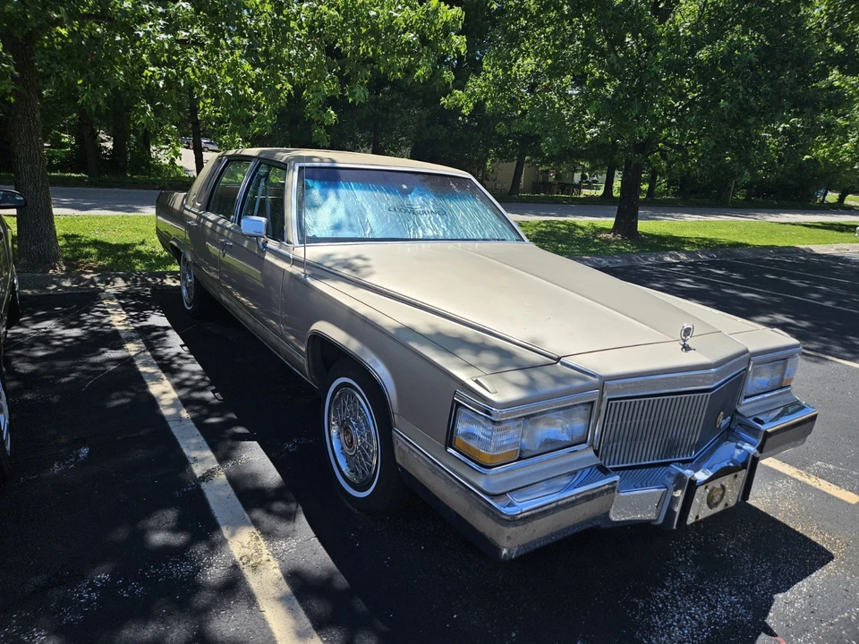 1992 Cadillac Brougham - Image 3 of 24