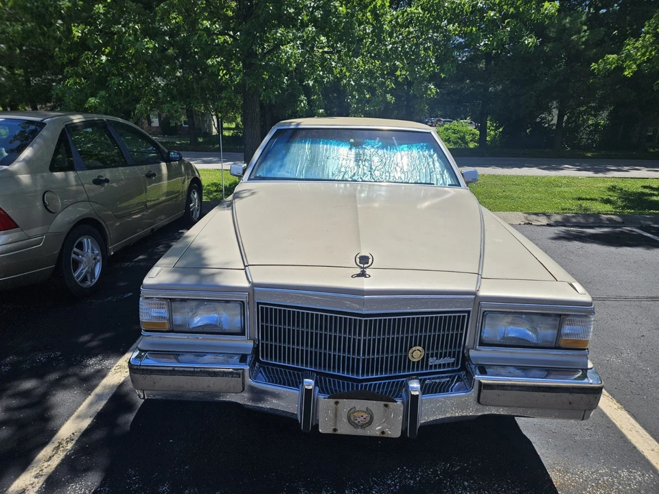 1992 Cadillac Brougham - Image 4 of 24