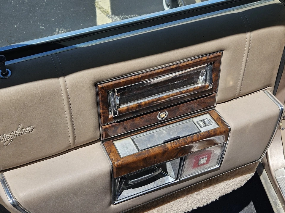 1992 Cadillac Brougham - Image 20 of 24