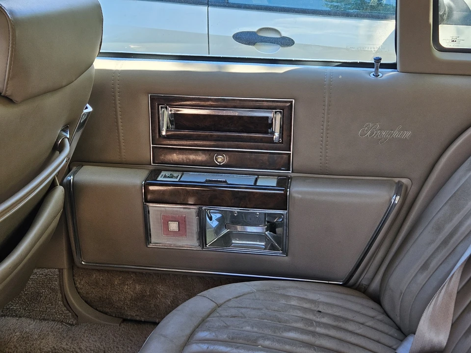 1992 Cadillac Brougham - Image 21 of 24