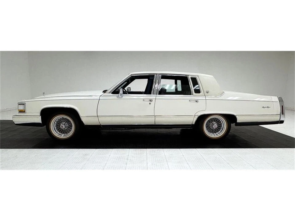 1992 Cadillac Brougham - Image 2 of 31