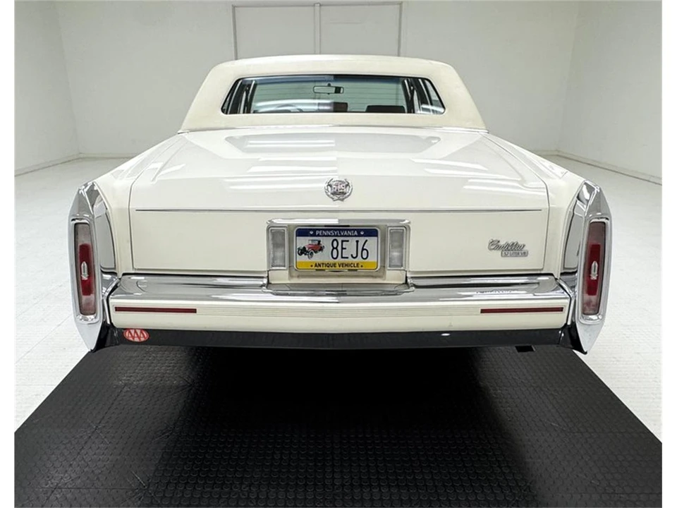 1992 Cadillac Brougham - Image 4 of 31