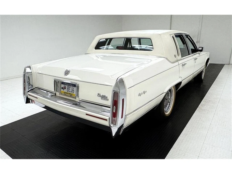 1992 Cadillac Brougham - Image 5 of 31