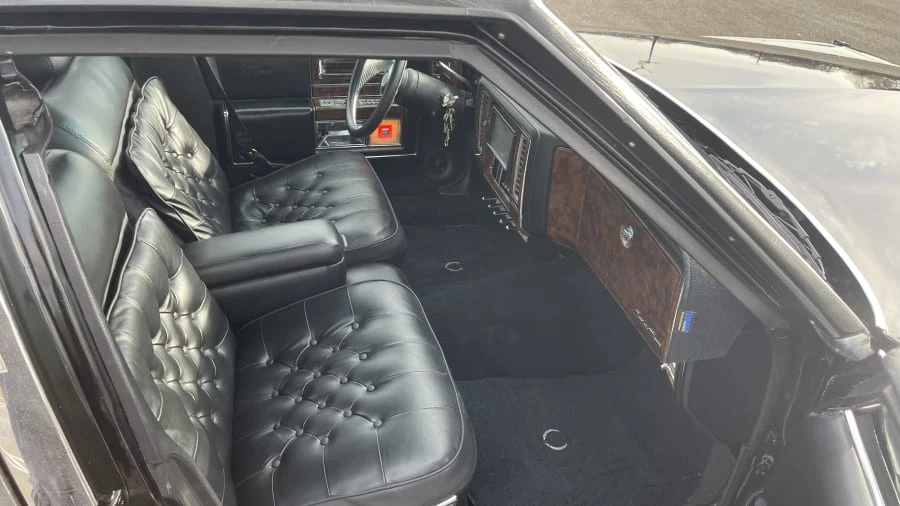 1992 Cadillac Brougham - Image 6 of 20