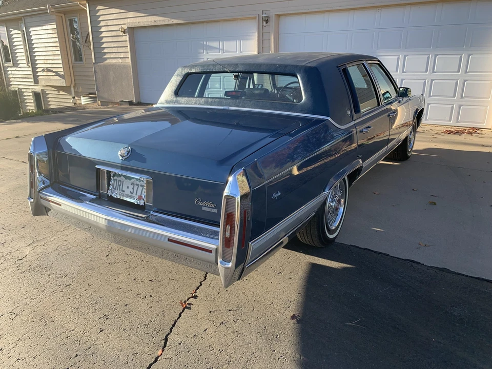 1992 Cadillac Brougham - Image 15 of 31