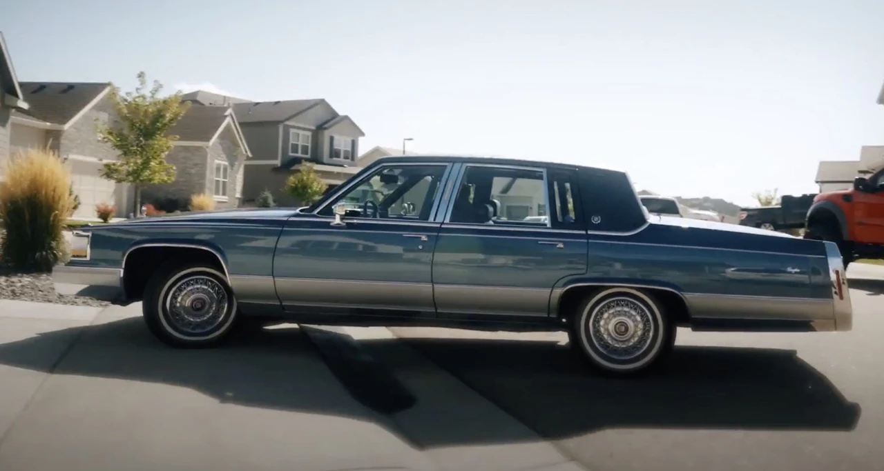 1992 Cadillac Brougham - Image 22 of 31