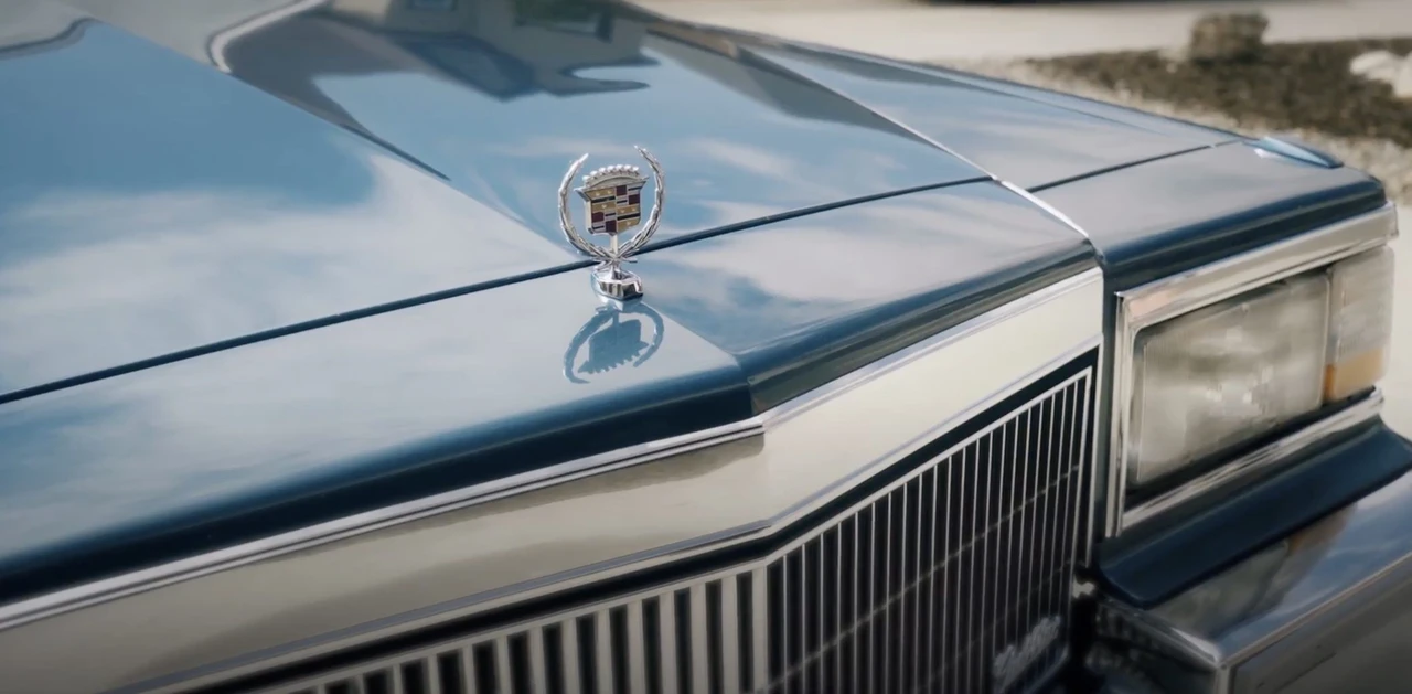 1992 Cadillac Brougham - Image 28 of 31