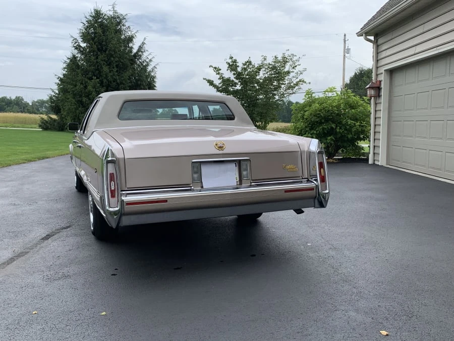 1992 Cadillac Brougham - Image 10 of 12
