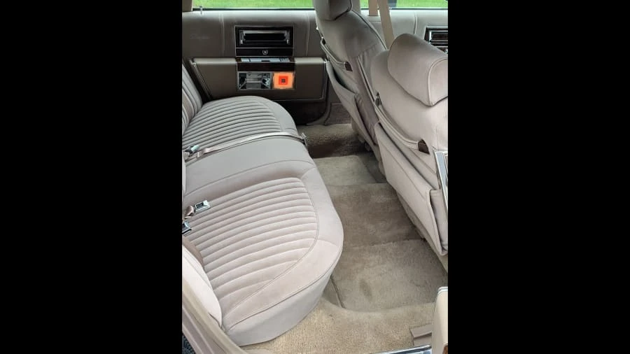 1992 Cadillac Brougham - Image 8 of 12