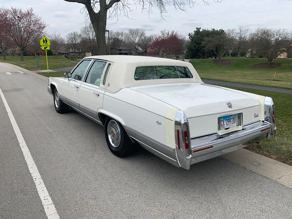 1992 Cadillac Brougham - Image 8 of 31