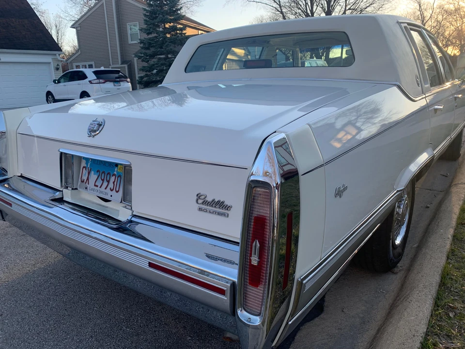 1992 Cadillac Brougham - Image 20 of 31