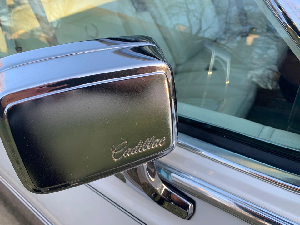 1992 Cadillac Brougham - Image 23 of 31